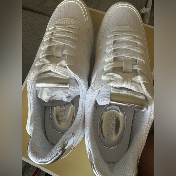 Michael Kors Women's Andi Trainer Sneakers Size 7- New in Box - Picture 5 of 13